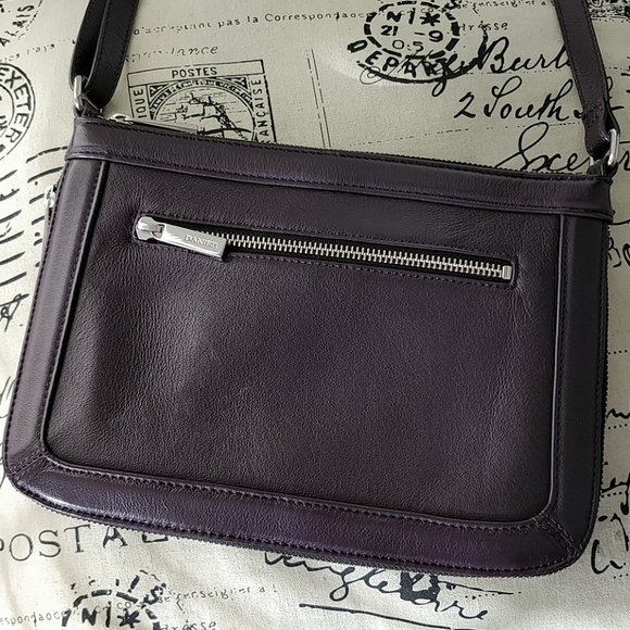 ✨DANIER✨ Expandable Leather Crossbody Purse - Picture 2 of 9